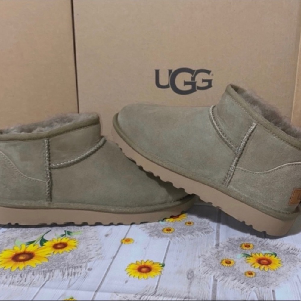 UGG CLASSIC ULTRA MINI